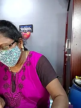Snapshot of umashreetamil chatting on February 23, 2:42 am umashreetamil online show from February 23, 2:42 am