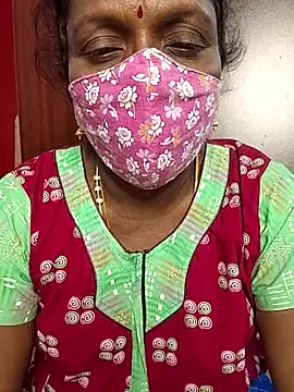 Snapshot of umashreetamil chatting on March 4, 3:40 pm umashreetamil online show from March 4, 3:40 pm