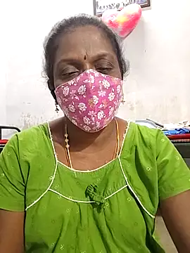 Snapshot of umashreetamil chatting on March 5, 6:04 pm umashreetamil online show from March 5, 6:04 pm