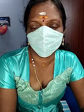 Snapshot of umashreetamil chatting on March 6, 6:32 am umashreetamil online show from March 6, 6:32 am