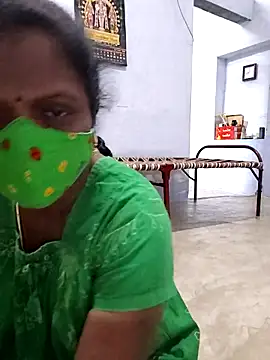 Snapshot of umashreetamil chatting on March 13, 4:08 am umashreetamil online show from March 13, 4:08 am