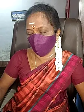 Snapshot of umashreetamil chatting on March 29, 2:55 am umashreetamil online show from March 29, 2:55 am