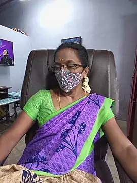 Snapshot of umashreetamil chatting on May 26, 4:52 am umashreetamil online show from May 26, 4:52 am