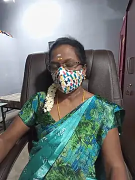 Snapshot of umashreetamil chatting on June 3, 2:33 pm umashreetamil online show from June 3, 2:33 pm