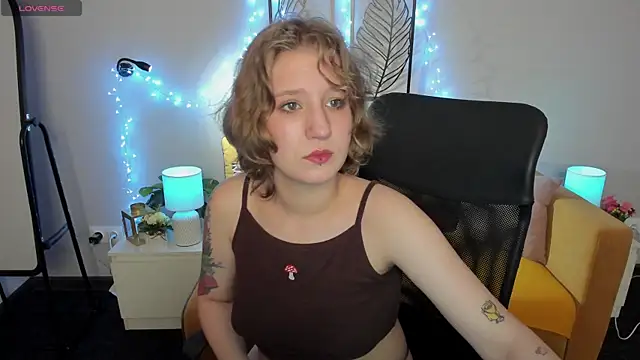 Hailey Foxy online show from September 19, 8:49 am