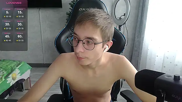 glasses cat online show from January 14, 9:26 am