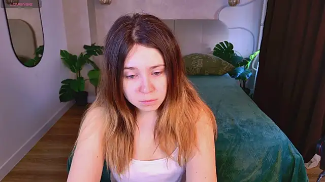 Lina Glow online show from April 2, 6:33 am