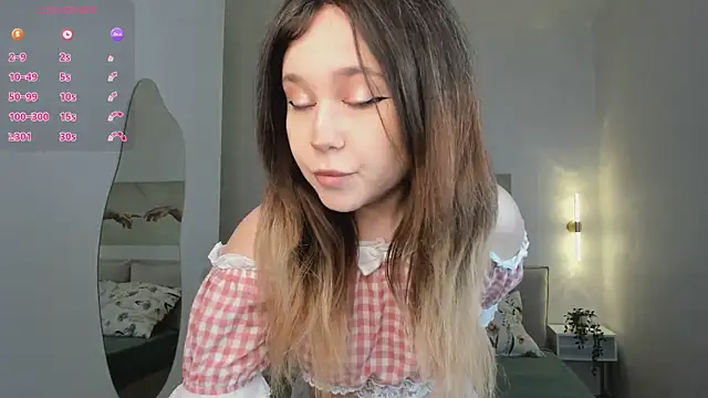 Snapshot of Lina_Glow chatting on June 14, 6:48 am Lina Glow online show from June 14, 6:48 am