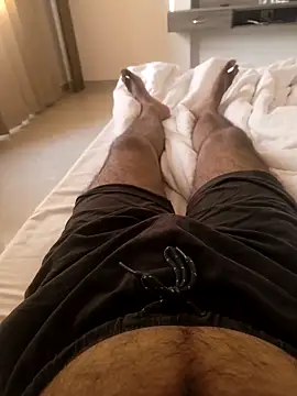 Snapshot of hairy-guy1 chatting on September 28, 2:06 am hairy-guy1 online show from September 28, 2:06 am