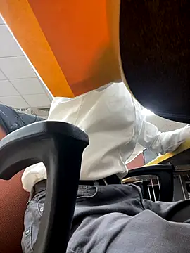 Snapshot of Daddygarry chatting on October 15, 12:05 pm Daddygarry online show from October 15, 12:05 pm