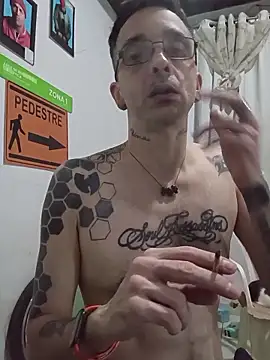 dinho carioca online show from November 15, 5:05 am