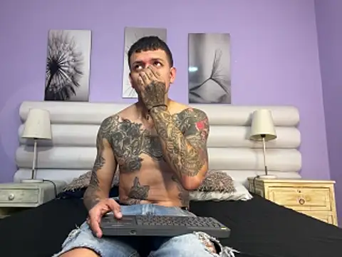 Snapshot of Dante_Flamee chatting on February 10, 12:53 pm Dante Flamee online show from February 10, 12:53 pm