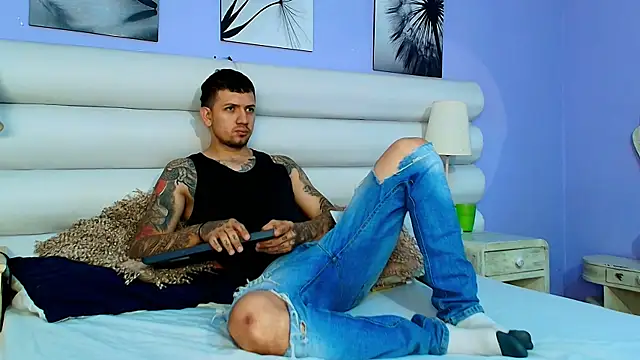 Snapshot of Dante_Flamee chatting on February 13, 12:56 pm Dante Flamee online show from February 13, 12:56 pm