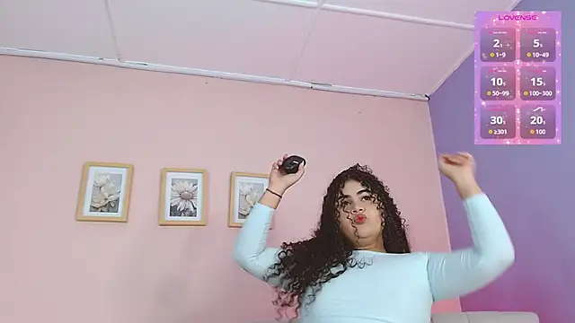 lourdes moon22 online show from September 28, 2:39 am