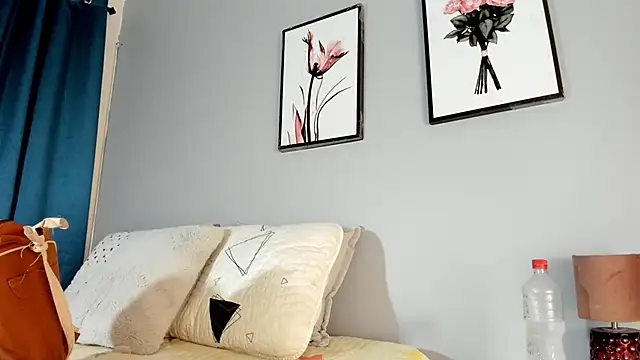 Grettel w online show from February 25, 7:45 pm