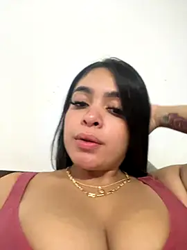 Snapshot of Danna_222 chatting on October 9, 5:27 am Danna 222 online show from October 9, 5:27 am