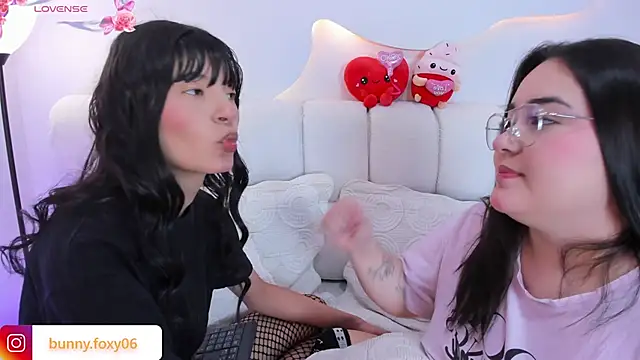 foxybunny online show from March 8, 4:27 am