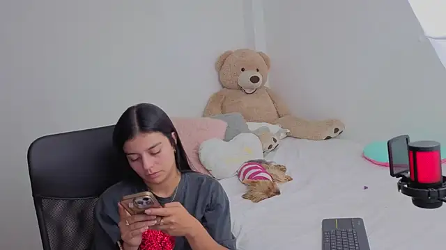 valerihouse online show from March 1, 1:51 am