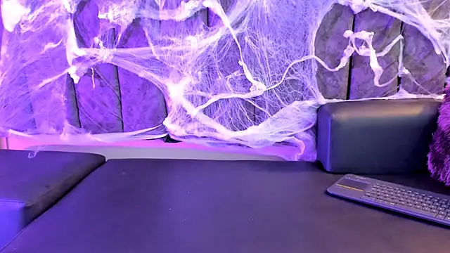 Snapshot of Rowan_Mills chatting on October 8, 8:17 pm Rowan Mills online show from October 8, 8:17 pm