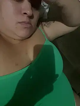 Snapshot of bruna438 chatting on January 17, 7:46 am bruna438 online show from January 17, 7:46 am