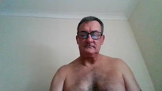 Snapshot of goldenman59 chatting on September 12, 11:43 am goldenman59 online show from September 12, 11:43 am