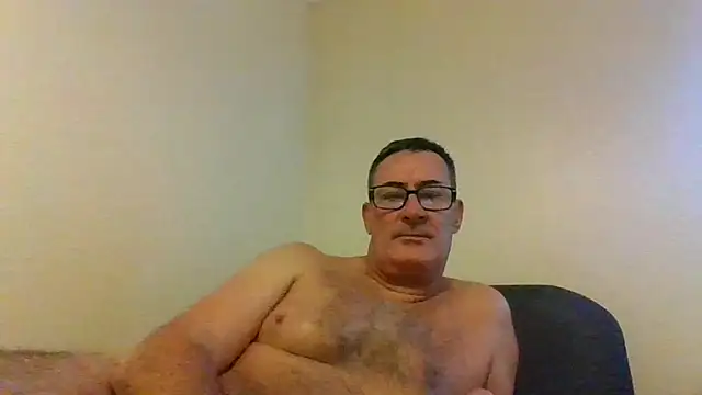 Snapshot of goldenman59 chatting on October 6, 12:13 pm goldenman59 online show from October 6, 12:13 pm