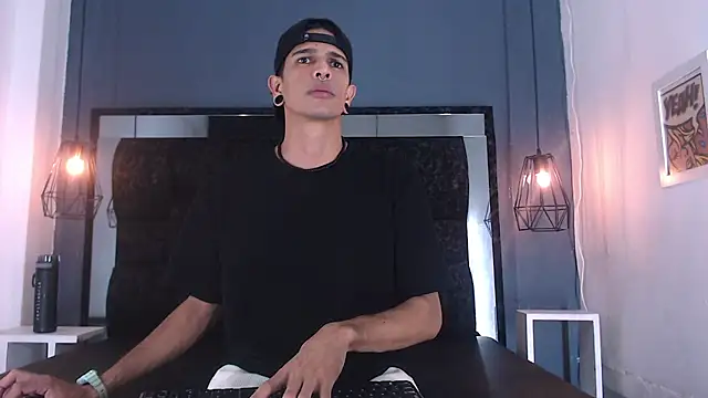 Snapshot of Franvill_Trato chatting on October 8, 7:11 pm Franvill Trato online show from October 8, 7:11 pm