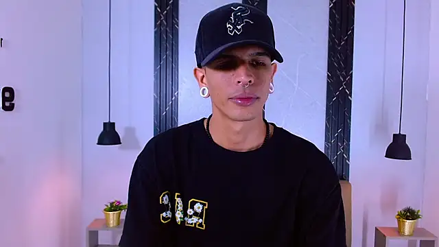 Snapshot of Franvill_Trato chatting on October 11, 8:07 pm Franvill Trato online show from October 11, 8:07 pm