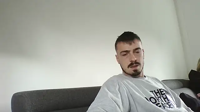 Snapshot of jaycoy22 chatting on September 15, 11:10 am jaycoy22 online show from September 15, 11:10 am