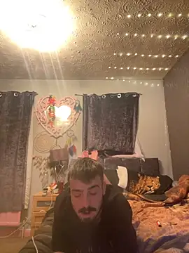 Snapshot of jaycoy22 chatting on September 29, 8:13 pm jaycoy22 online show from September 29, 8:13 pm