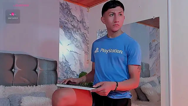 oliver mr  online show from January 15, 8:45 pm