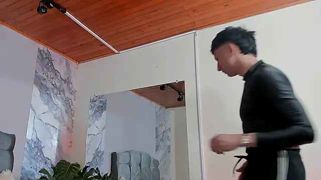 oliver mr  online show from January 17, 2:38 am