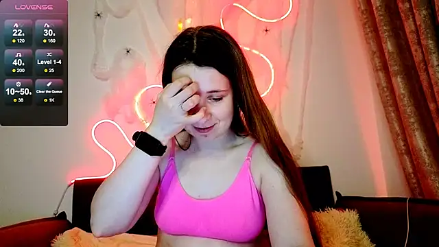 Snapshot of _Linett_ chatting on October 31, 7:48 pm Linett online show from October 31, 7:48 pm