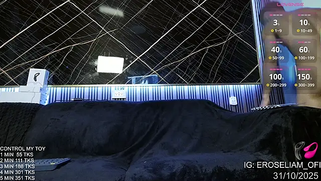 eroseliam online show from October 31, 7:59 pm