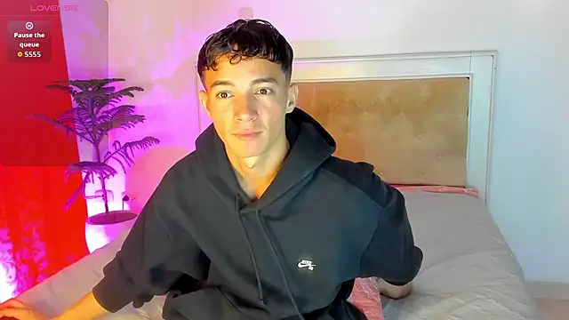 Snapshot of eroseliam chatting on March 1, 2:57 am eroseliam online show from March 1, 2:57 am