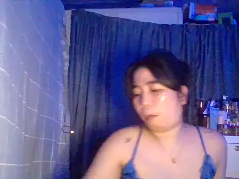 Snapshot of Asianhotskinny chatting on June 22, 8:50 pm Asianhotskinny online show from June 22, 8:50 pm