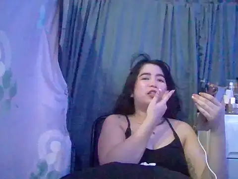 Snapshot of Asianhotskinny chatting on June 24, 8:35 am Asianhotskinny online show from June 24, 8:35 am
