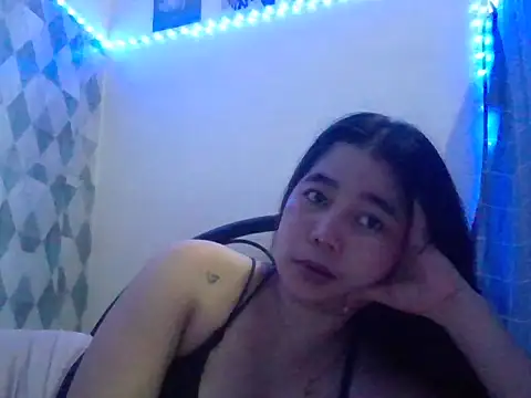 Snapshot of Asianhotskinny chatting on June 28, 9:59 am Asianhotskinny online show from June 28, 9:59 am