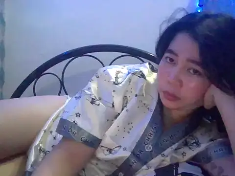 Snapshot of Asianhotskinny chatting on July 4, 9:37 am Asianhotskinny online show from July 4, 9:37 am