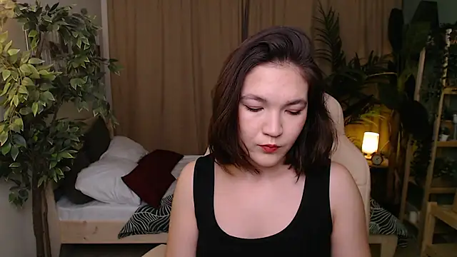 Halle Berrry online show from November 11, 2:06 pm