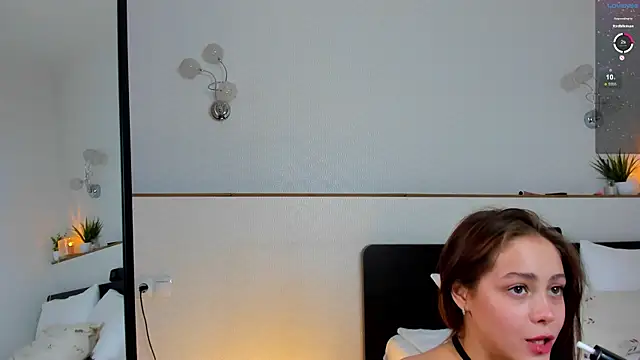 charlottacardi online show from October 30, 3:08 am