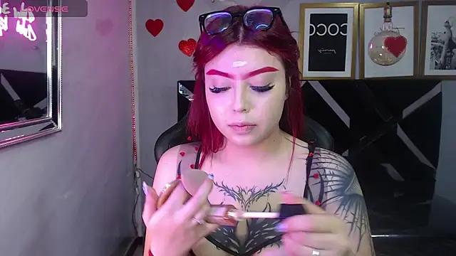 Snapshot of Red_Bunny_v chatting on April 23, 1:13 pm Red Bunny v online show from April 23, 1:13 pm