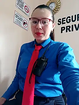 Snapshot of Hannah-colx chatting on October 9, 1:31 pm Hannah-colx online show from October 9, 1:31 pm