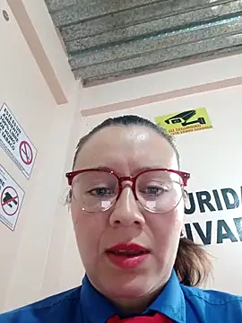 Snapshot of Hannah-colx chatting on October 14, 1:01 pm Hannah-colx online show from October 14, 1:01 pm