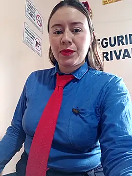 Snapshot of Hannah-colx chatting on April 24, 4:31 pm Hannah-colx online show from April 24, 4:31 pm
