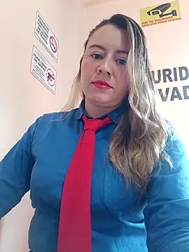 Snapshot of Hannah-colx chatting on April 27, 1:20 pm Hannah-colx online show from April 27, 1:20 pm