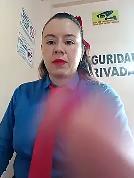 Snapshot of Hannah-colx chatting on April 28, 6:46 pm Hannah-colx online show from April 28, 6:46 pm