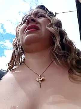Snapshot of Hannah-colx chatting on June 21, 6:32 pm Hannah-colx online show from June 21, 6:32 pm