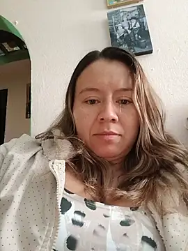 Snapshot of Hannah-colx chatting on July 18, 7:39 pm Hannah-colx online show from July 18, 7:39 pm