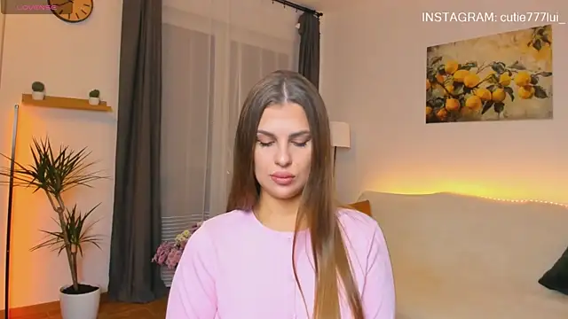 Cutie Lui  online show from September 23, 8:50 am